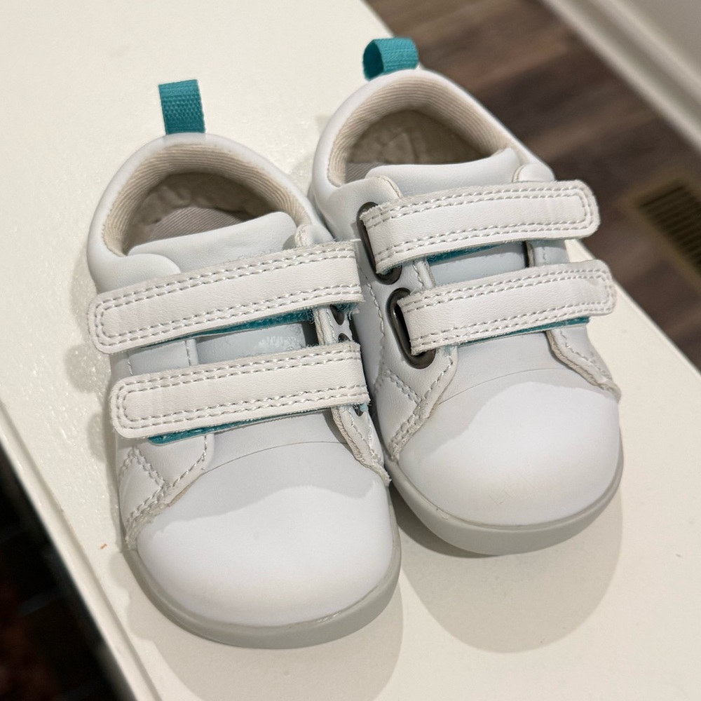 Ten Little white toddler shoes size 5.5